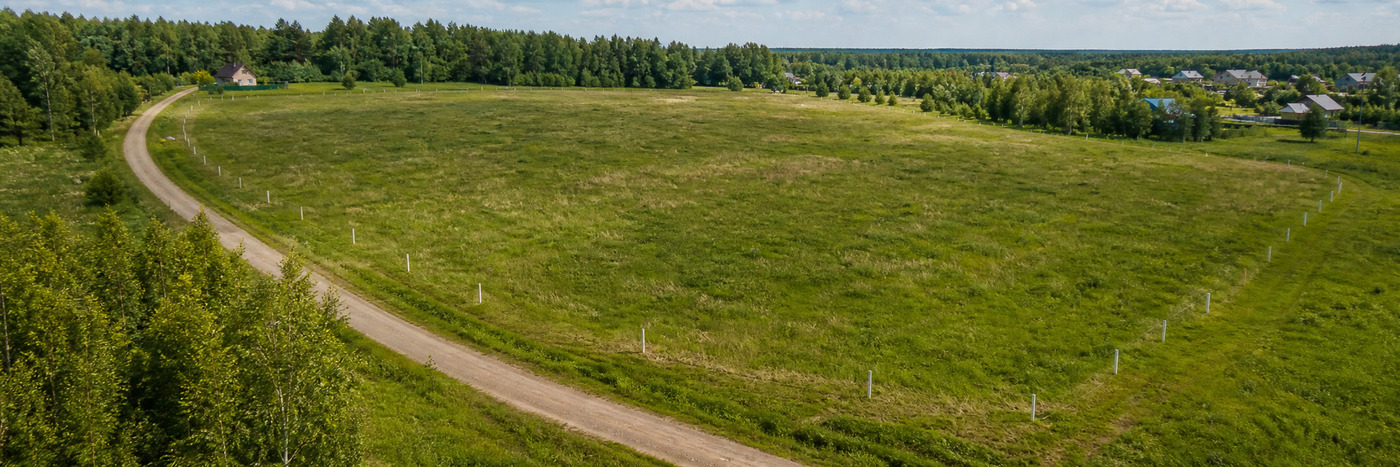 У нас хорошая новость - в деревне Горохово  можно купить земельный участок площадью 42,23 сотки по привлекательной цене.