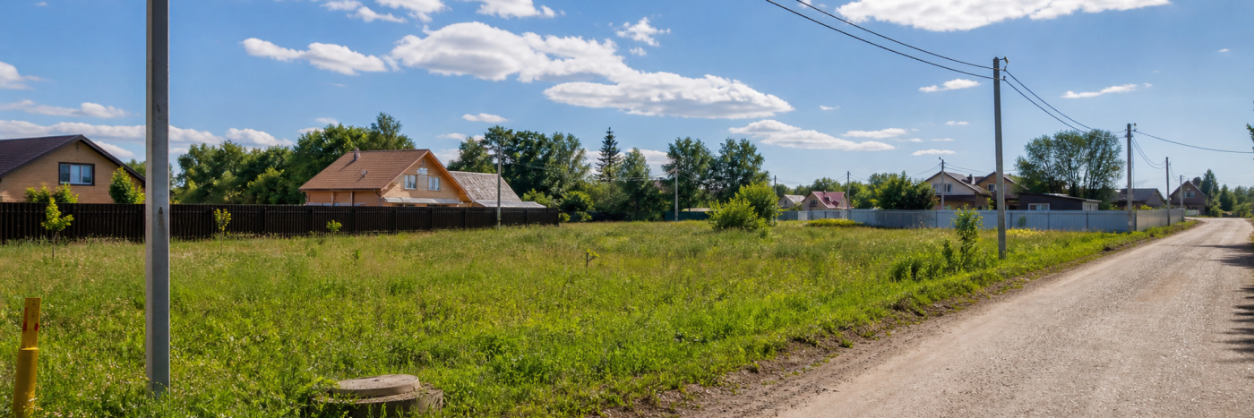 В центре  поселка Заокский продается великолепный земельный участок.