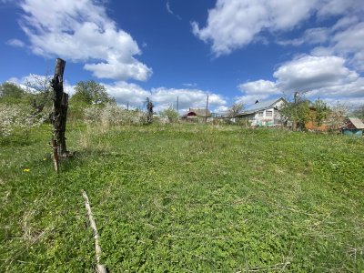 В продаже появился  участок в обжитой деревне.
