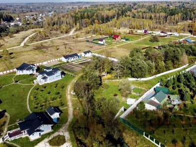 На берегу реки Нары продается земельный участок 7.41 соток.