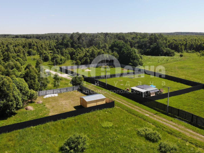 Сказочный уголок у каскада прудов