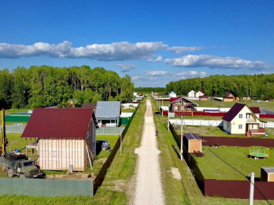 Участок в обжитом поселке "Земляничное"