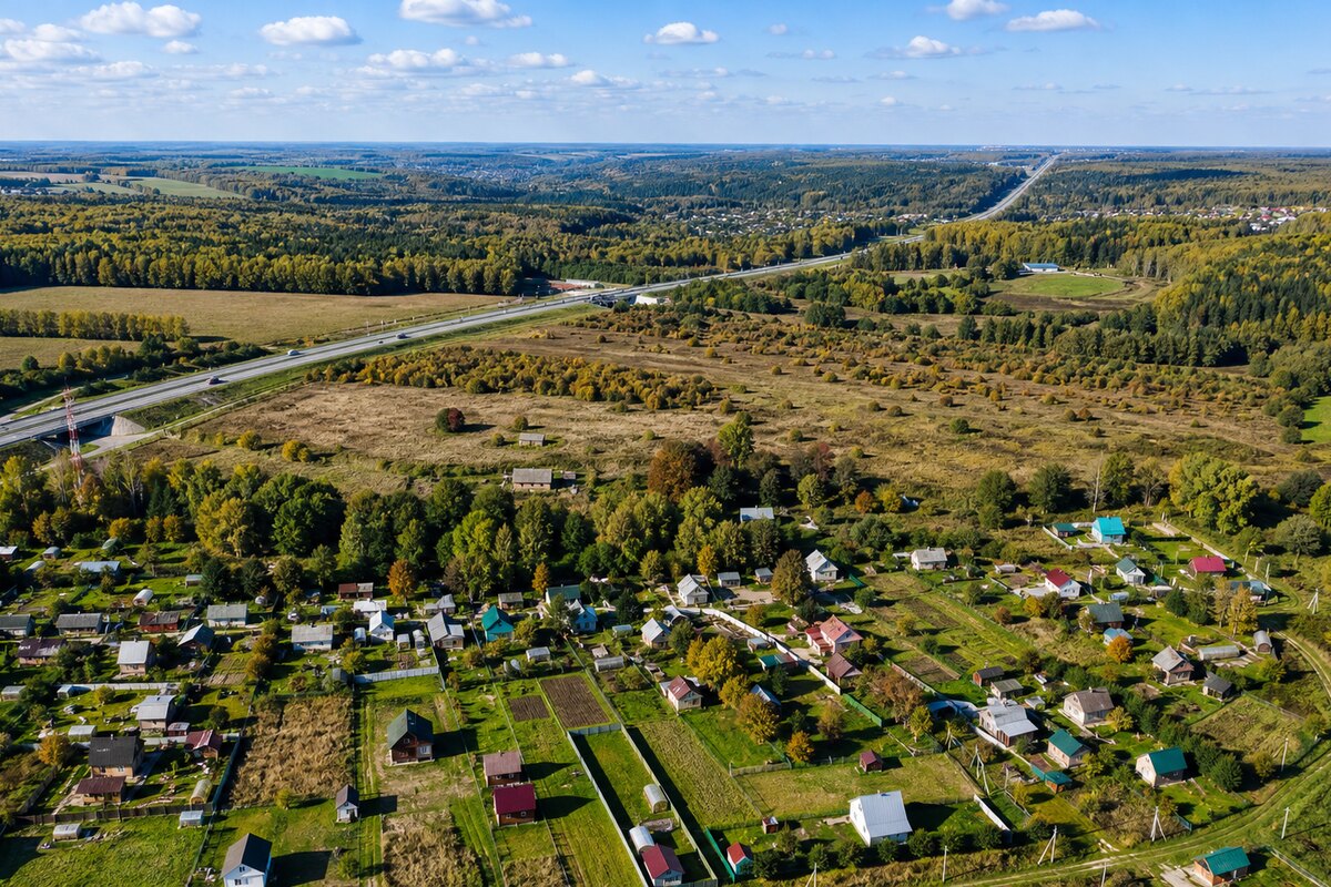 В продаже большой участок 50 сот ИЖС! В деревне Дятлово. - фото #1