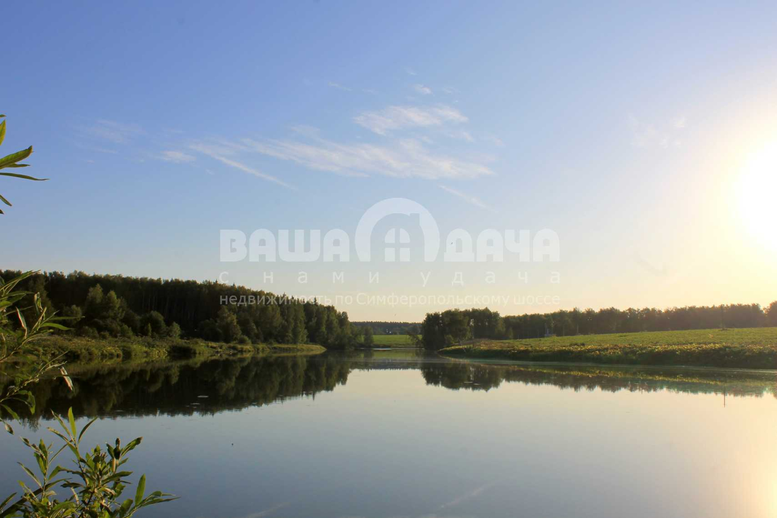 Участок 9,87 соток на берегу шикарного водоем на заднем дворе участка